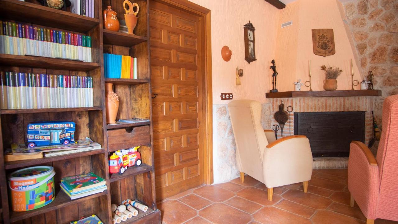 Casa Rural Santa Elena Villafranca de los Caballeros Екстер'єр фото