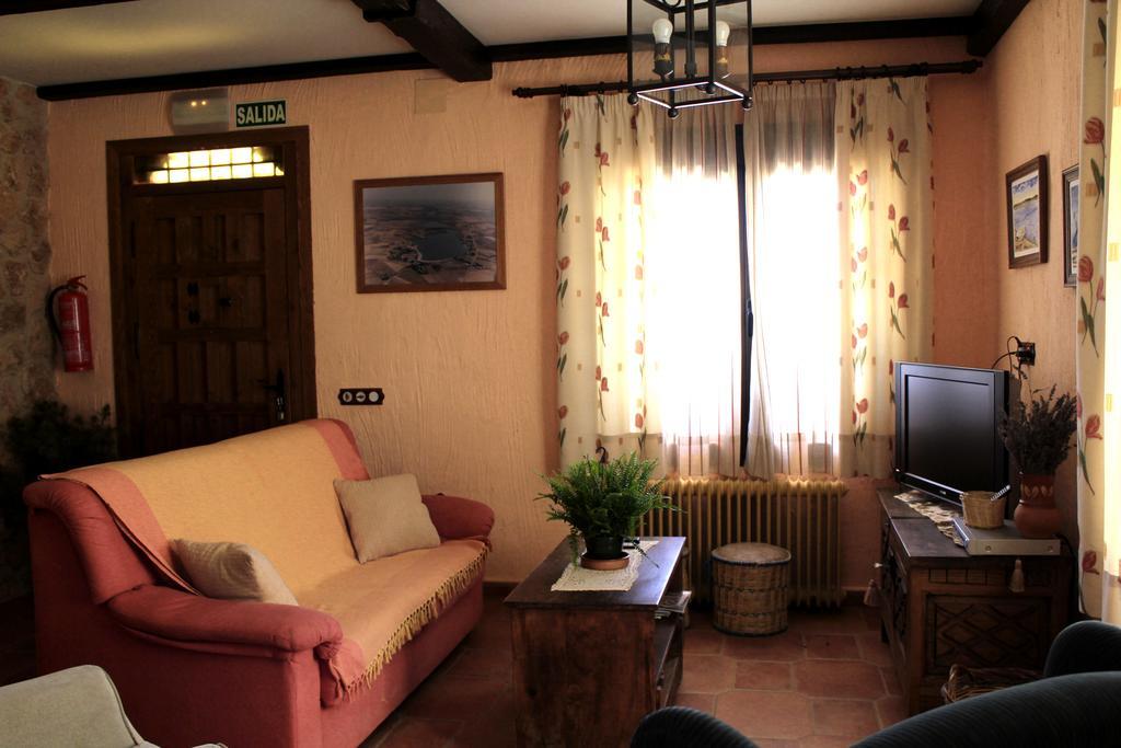 Casa Rural Santa Elena Villafranca de los Caballeros Екстер'єр фото